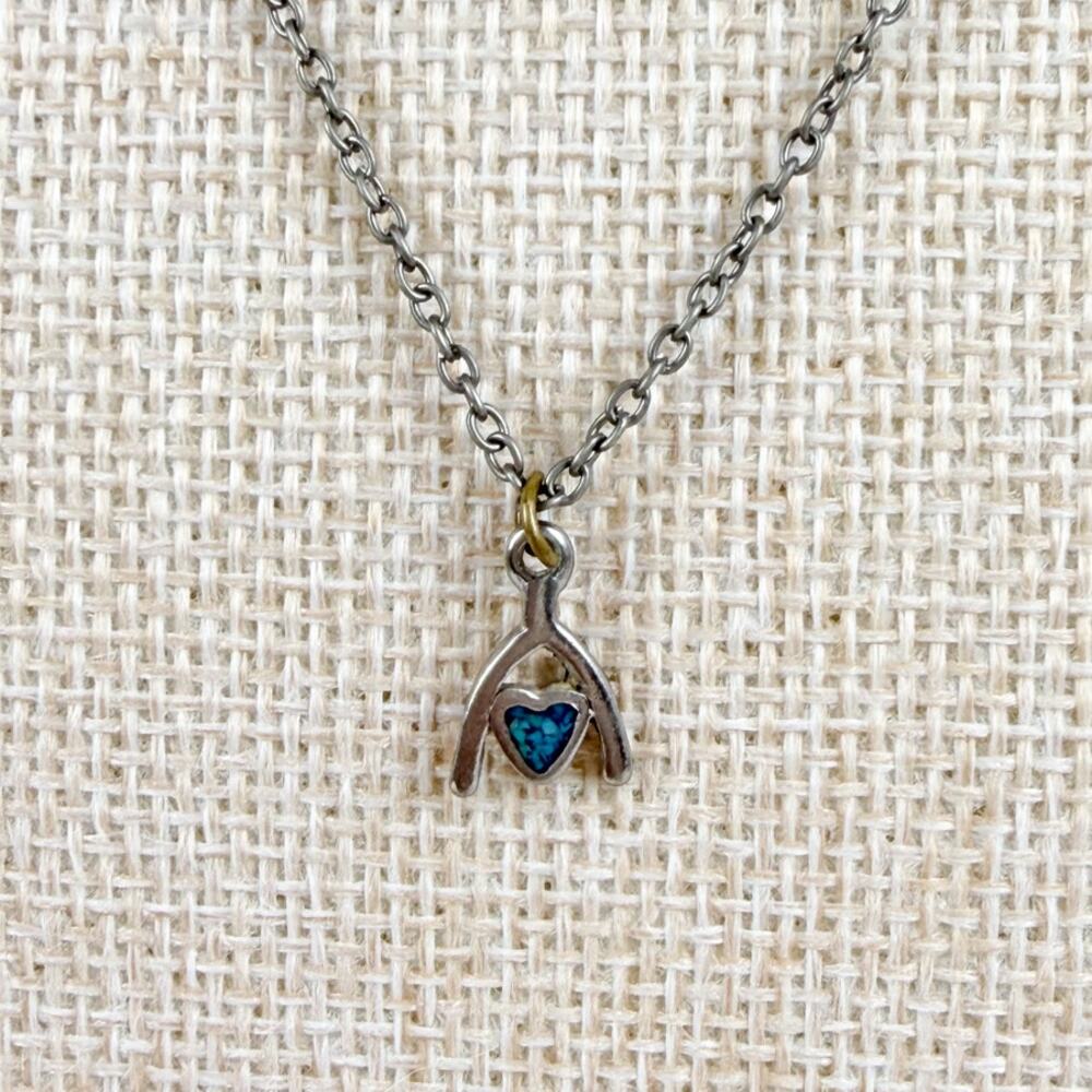 Silvery Shell Dainty Necklace